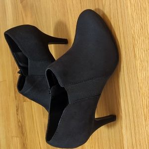 Impo stretch ankle booties